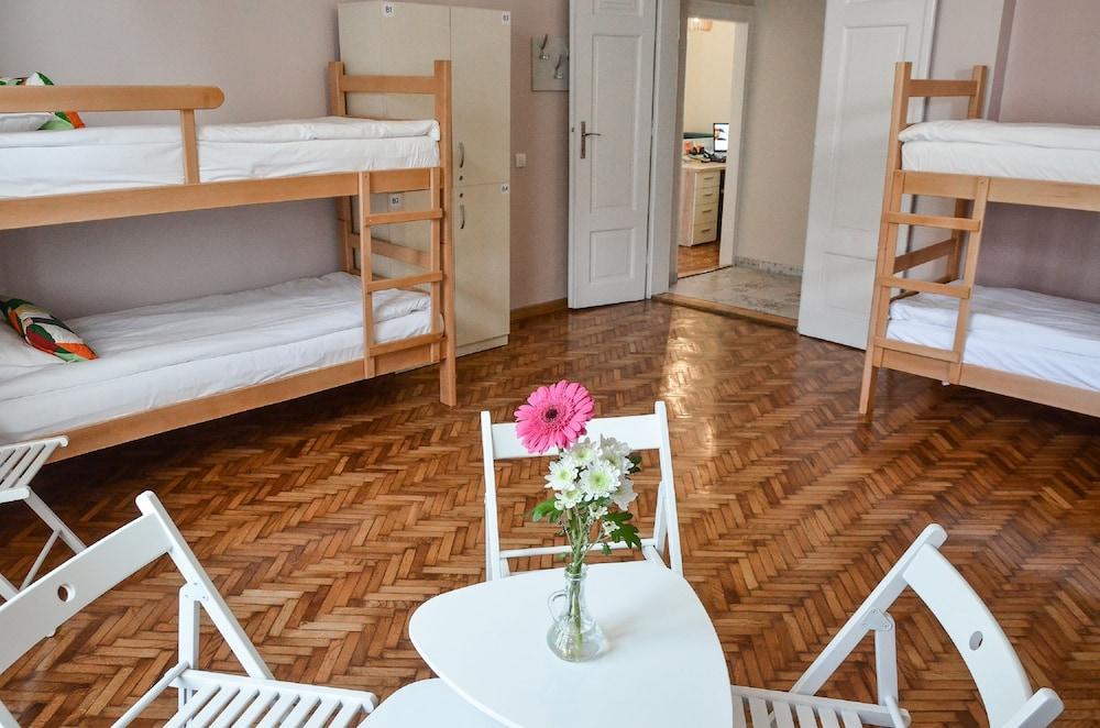 Roommates Hostel Belgrád Kültér fotó