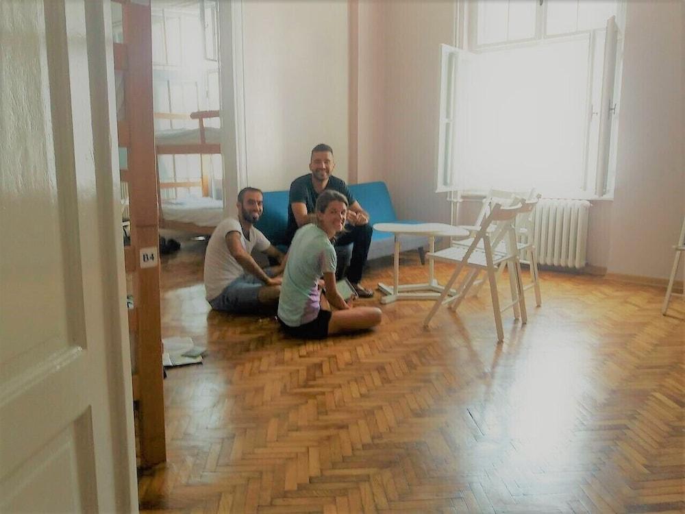 Roommates Hostel Belgrád Kültér fotó