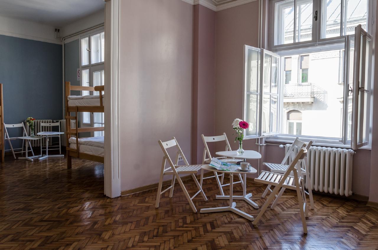 Roommates Hostel Belgrád Kültér fotó