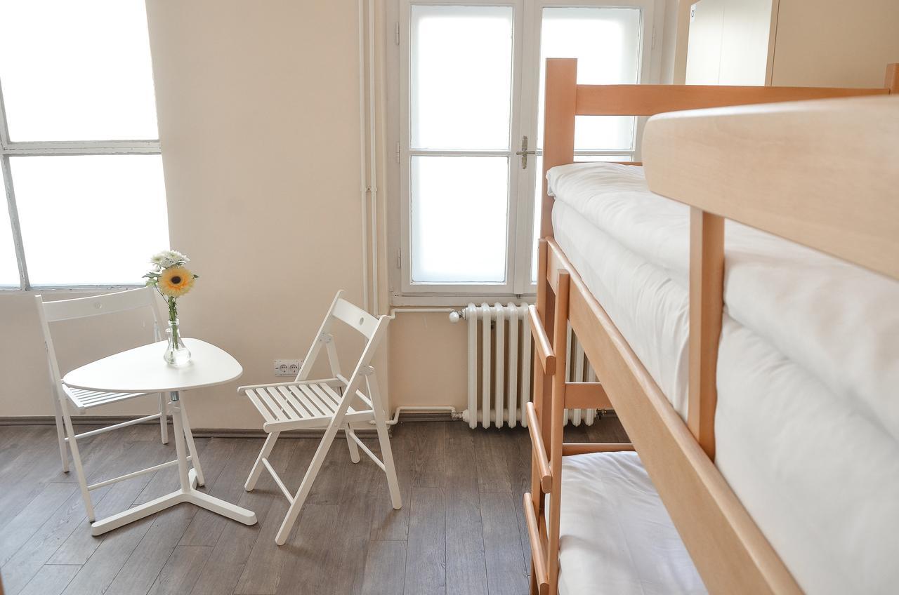 Roommates Hostel Belgrád Kültér fotó