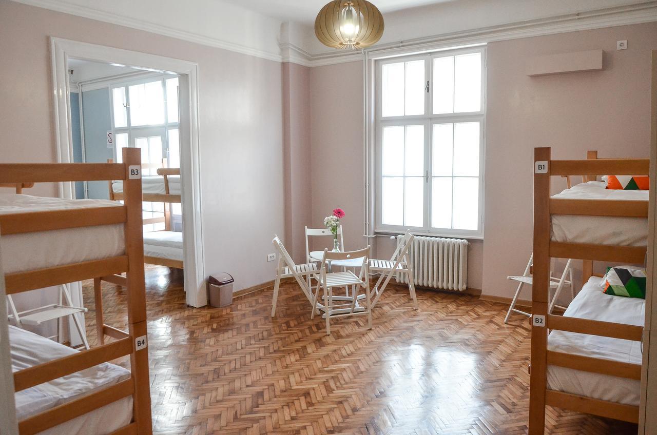 Roommates Hostel Belgrád Kültér fotó