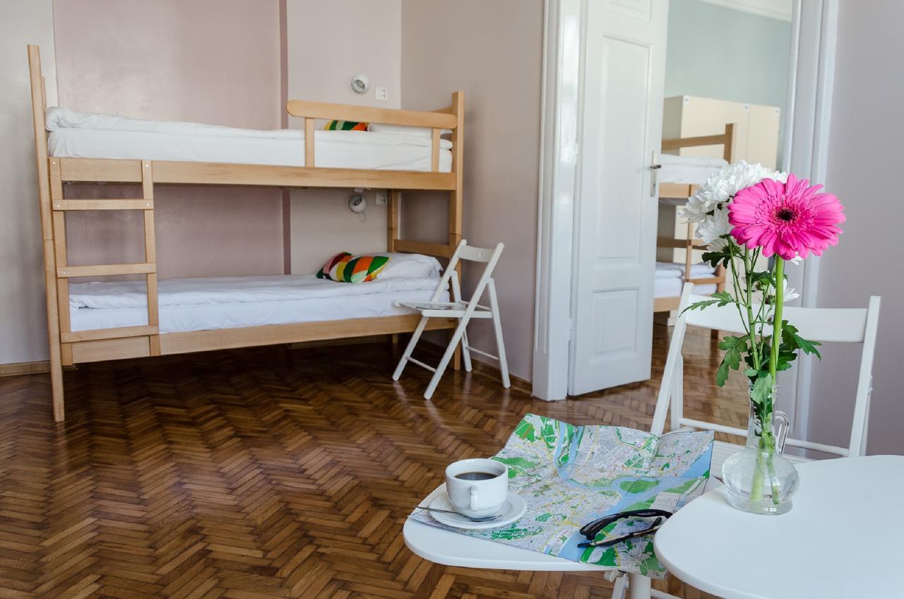 Roommates Hostel Belgrád Kültér fotó
