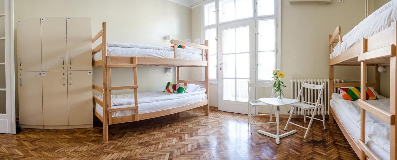 Roommates Hostel Belgrád Kültér fotó