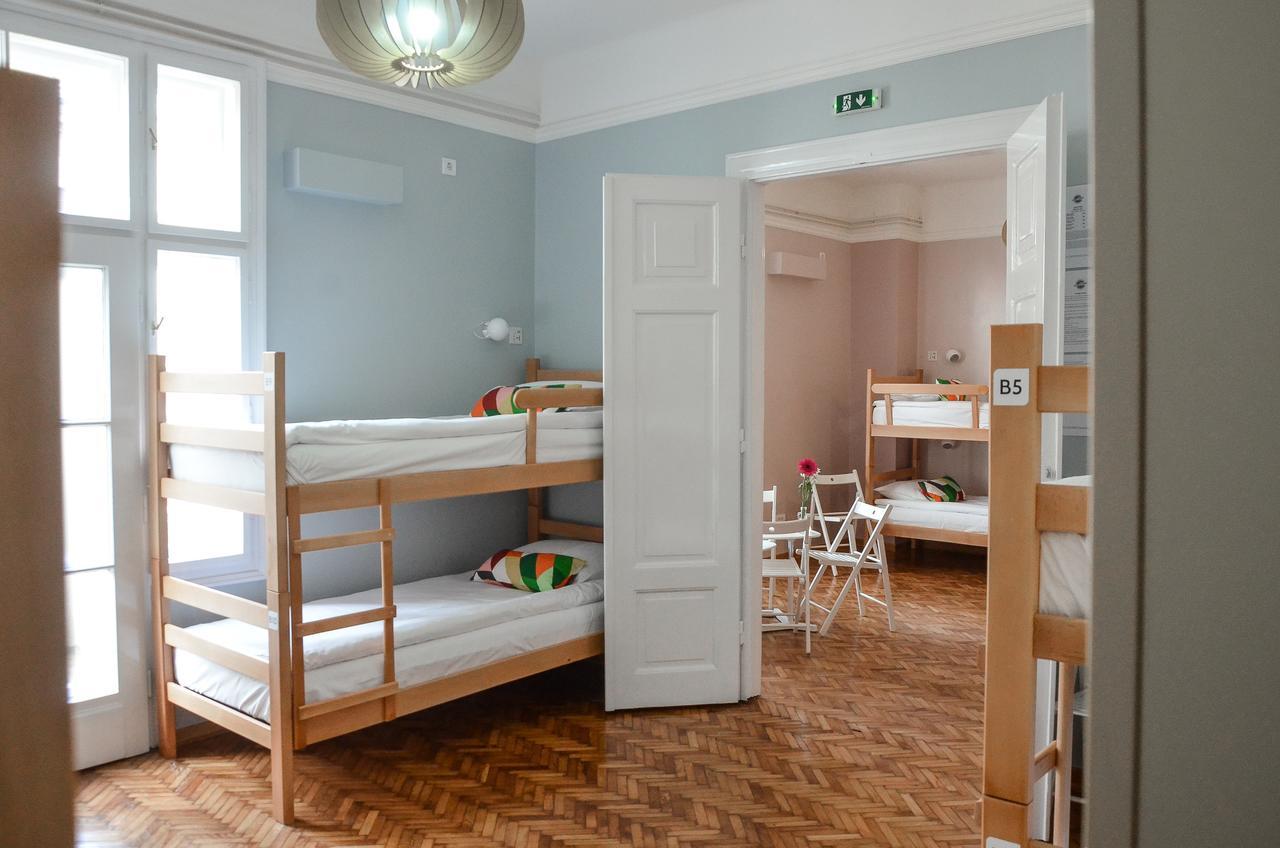 Roommates Hostel Belgrád Kültér fotó